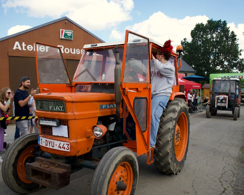 Tracteur ancien 24