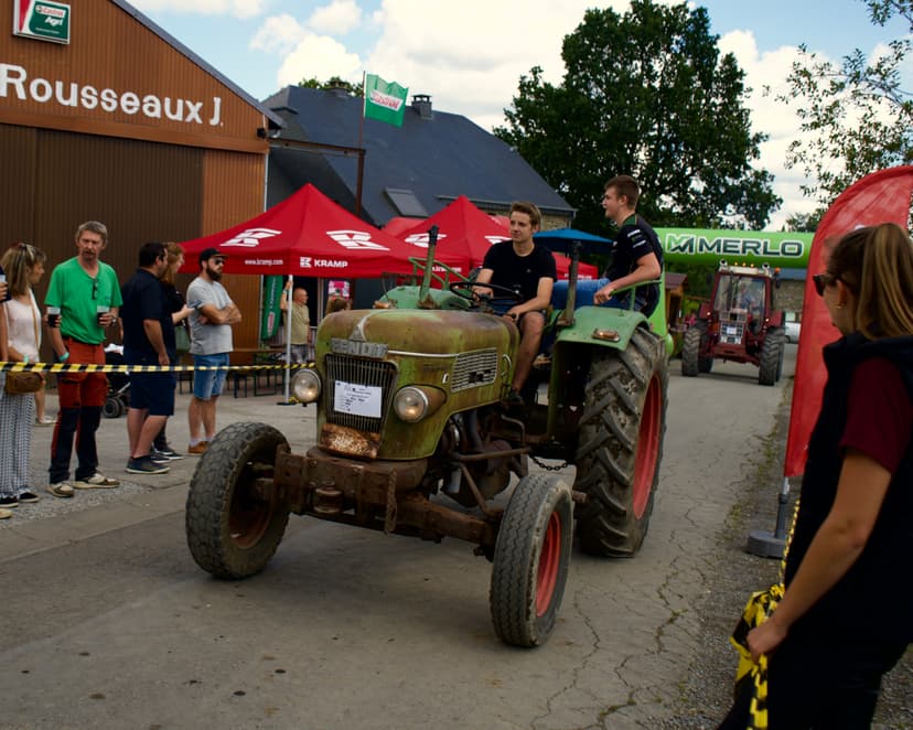 Tracteur ancien 26