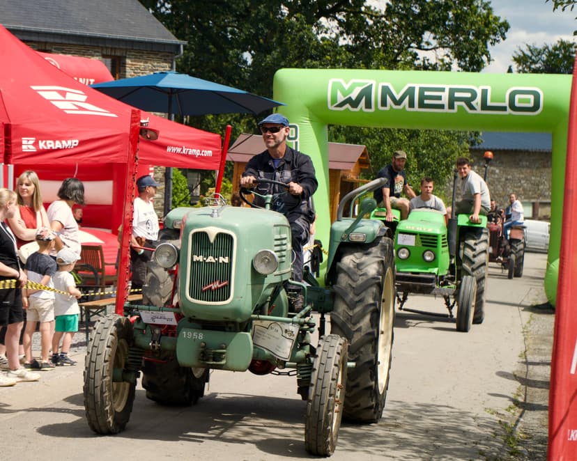 Tracteur ancien 28